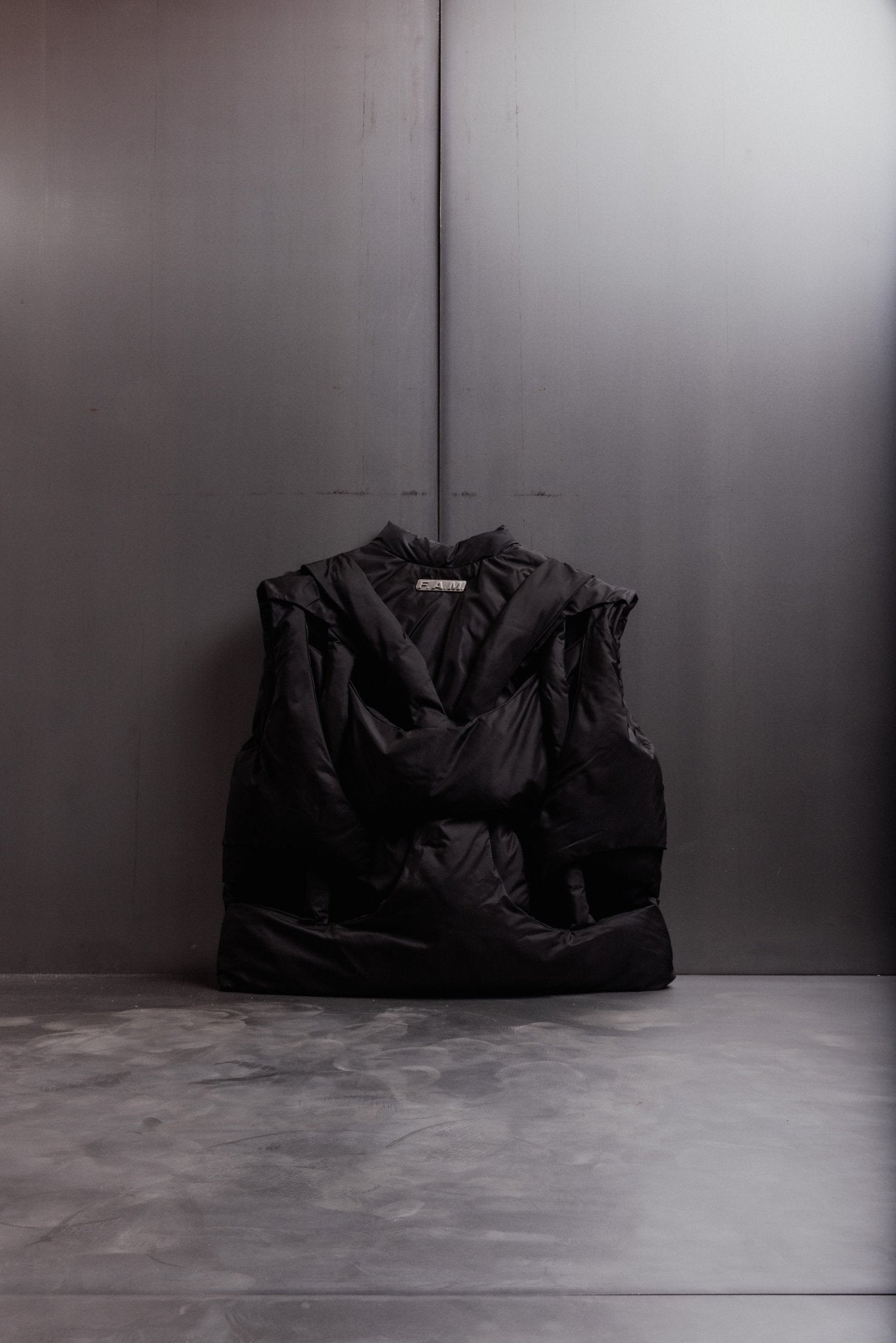 BLACK OOPART VEST - Forget About Me - Forget About Me - VEST