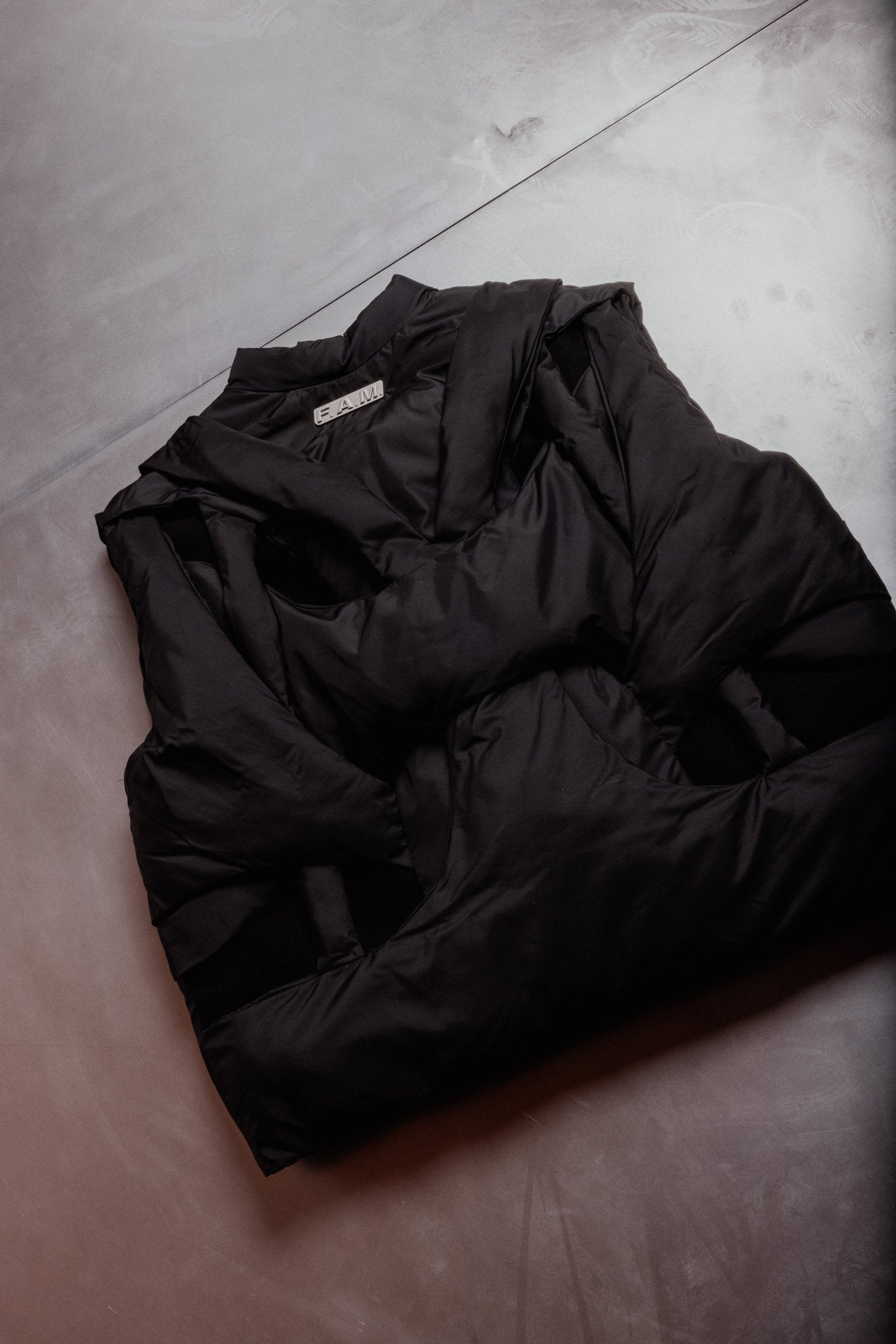 BLACK OOPART VEST - Forget About Me - Forget About Me - VEST